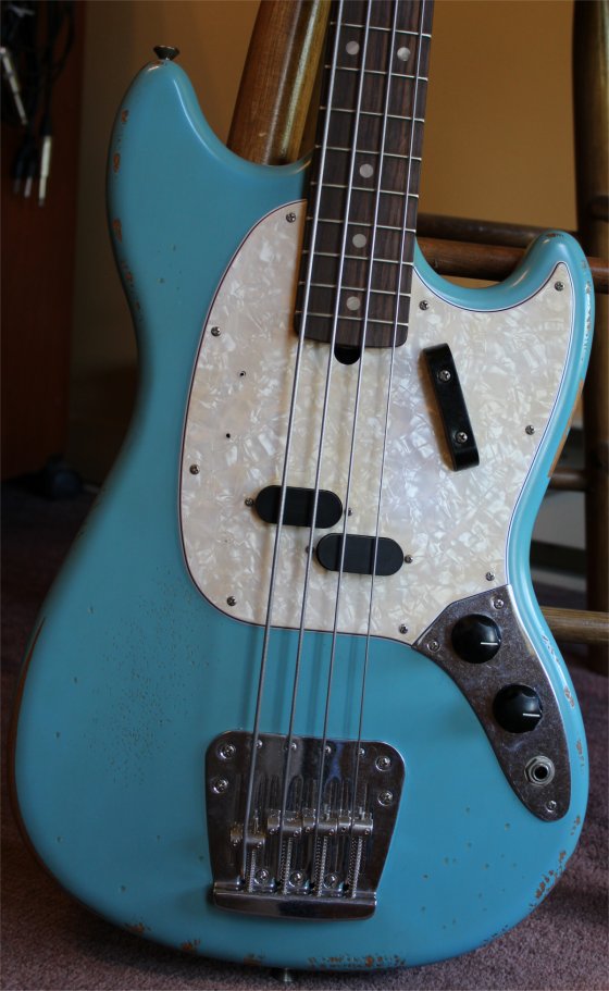 Sue Fender Mustang bass